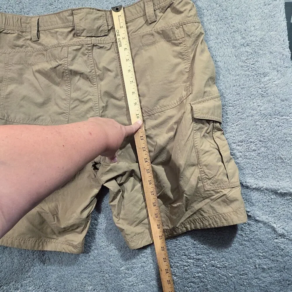 Duluth Trading Co Mens Armachillo Cooling Cargo Shorts Khaki Ripstop Stretch 40